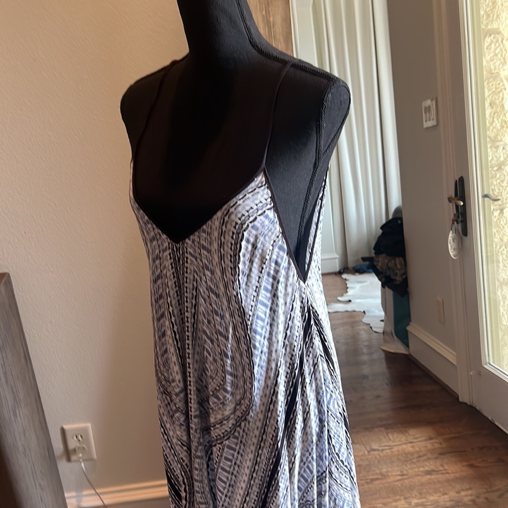 Beautiful Sundress - Picture 3 of 4